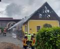 Bild: bl
Sieben Feuerwehren sind am Freitagmittag angerückt, um den Brand dieser Scheune im Nabburger Ortsteil Diendorf zu löschen. Was ihn ausgelöst hat, war zum Zeitpunkt der Löscharbeiten noch nicht festzustellen.