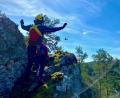 Bild: Bergwacht Sulzbach-Rosenberg/exb
Bergretter symbolisiert dem Hubschrauber die korrekte Position für den Anflug.