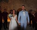 Bild: kro
Freudestrahlend durchschritten Corina und Roland Stamm das Ehrenspalier, gebildet von den Tirschenreuther Schützen.