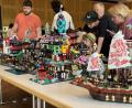 Bild: Dominik Mark
Ein Besuchermagnet auf der Lego-Messe in Neustadt/WN war das Ninjago-City-Project. Es besteht aus vielen Eigenkreationen und ist von der asiatischen Kultur inspiriert.