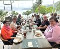 Bild: do
Schon der Blick aus dem Speisesaal des Hotels direkt am Wörthersee lud die Gesellschaft Frohsinn zu traumhaft schönen Tagestouren ein.