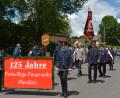 Bild: jr
Bei herrlichem Sonnenschein setzte sich der große Festzug, angeführt von der Jubelwehr, um 13.30 Uhr in Bewegung. 65 Vereine nahmen daran teil und boten ein imposantes Bild.