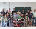 Bild: Kreismusikschule/exb
Die jungen Musikerinnen und Musiker mit ihren Ausbildern, der stellvertretenden Musikschulleiterin und Bürgermeister Günter Kopp (rechts).
