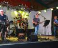 Bild: jr
Mit einem Revivalkonzert begeisterte am Montagabend die Band „Confusion“ mit Tom Suchanek, Markus Fischer (Schlagzeug), Markus Erl und Werner Faltenbacher (von links).