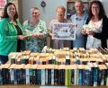 Bild: Katrin Madl/exb
Bei der Spendenübergabe: (von links) Pia Heinrich, Büchereimitarbeiterin, Gerda Schlegel vom Tierheim Tirschenreuth, Wera Beier, Werner Schlegel vom Tierheim Tirschenreuth und Viola Rieß, Leitung der Stadtbücherei Mitterteich.