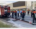 Bild: Werkfeuerwehr Pilkington/exb
Die Leistungsprüfung der Werkfeuerwehr Pilkington Weiherhammer. Die Mitglieder absolvierten die Prüfung souverän.