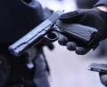 Symbolbild: David Young/dpa
Ein Beispiel für eine Softair-Pistole. Mit Kugeln aus einer Waffe mit solchem Mechanismus ist laut Polizei Hersbruck ein Radler beschossen worden.