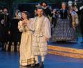 Bild: Wolfgang Steinbacher
Der Winterkönig beim Maskenball mit seiner Liebsten: Am Donnerstag feierte das Amberger Welttheater die vierte Premiere vom "Herbst des Winterkönigs".