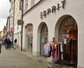 Bild: Stephan Huber
Auch die Esprit-Filiale in Amberg ist von der Insolvenz des Konzerns betroffen. Wie es weitergeht, ist unklar.