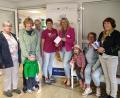 Bild:  Evi Rauch/exb
Der Katholische Frauenbund bringt eine Spende ins Caritas-Haus St. Barbara: (von links) Marianne Trettenbach, Evi Rauch, Gabi Eckl, Inge Neiswirth, Heimleiterin Marina Fink, Erika Beer und Johanna Lang.