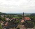 Archivbild: rpp
Im Bereich des Rathauses soll der Marktplatz in Neustadt am Kulm künftig durch Geschwindigkeitsbeschränkungen sicherer werden.