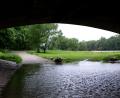 Bild: Sven Hoppe/dpa
Ein kleiner Weg ist am Ufer der Isar vom Wasser überspült.
