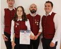 Bild: mrr
Zweiter Vorsitzender Manuel Kraus (von links), Anna Kopf, Dirigent Miroslav Zgrzendek, Erster Vorsitzender Sebastian Zapf