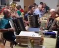 Bild: lei
Zünftig spielten die Musikanten beim letzten Stammtisch vor der Sommerpause auf.