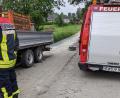 Bild: dob
Rund 100 Liter Hydrauliköl verlor ein Traktor in der Wolfsbühlstraße in Oberlind. Viel Arbeit für die Einsatzkräfte. Das Erdreich musste komplett ausgebaggert und entsorgt werden.