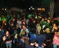 Bild: sne
Trotz Dauerregens kommen hunderte Gäste auf die beliebte Beachparty nach Dießfurt.