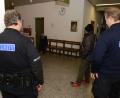 Symbolbild: Hartl
Es gibt Fälle schwieriger Jugendlicher, an denen sich auch gestandene Sozialpädagogen die Zähne ausbeißen. In solchen Fällen nutzt das Schwandorfer Kreisjugendamt Security-Firmen, die ein Auge auf die betreffenden jungen Leute haben.