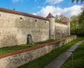 Bild: Wolfgang Steinbacher
Eine mittelalterliche Stadtbefestigung wie aus dem Bilderbuch: Die Amberger Stadtmauer beim Nabburger Tor.