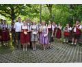 Bild: Lena Kellner/exb
Zu den Klängen der Roggensteiner Jugendblaskapelle gab es Glückwünsche für Corinna Beierl (vorne, von links), Christina Beierl und Sabine Humbs von zweitem Vorsitzenden Bernhard Frischholz (hinter den Königinnen, von links), drittem Bürgermeister Alfons Raab und Vorsitzender Renate Kellner.