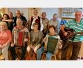 Bild: E. Böhm/exb
Beim Musikantentreffen in Premenreuth gaben die Sänger und Musiker wieder Walzer, Polkas und Gstanzl zum Besten.