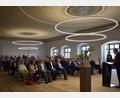 Bild: szl
Am Freitag fand neben der Einweihung des Rathauses II auch die offizielle Wiedereröffnung des historischen Saals im "alten" Rathaus statt. Er soll künftig als Trausaal genutzt werden.