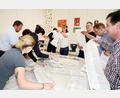Bild: Götz
Um 18 Uhr werden – wie hier in Wackersdorf – die Wahlurnen im Landkreis Schwandorf geöffnet und die Auszählung zur Europawahl 2024 beginnt.
