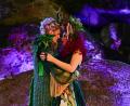 Bild: Miedl/Luisenburg-Festspiele
Die Befindlichkeiten von Oberon (Paul Kaiser) und Titania (Nikola Norgauer) sorgen für zahlreiche Komplikationen im Zauberwald bei der Premiere von Shakespeares "Sommernachtstraum".