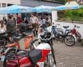 Bild: fvo
Mit Mofas und Mopeds sind viele Gäste zum Straßenfest der Mofa- und Mopedfreunde gekommen.