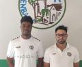 Bild: DJK Gebenbach
Irfan Amidou (links) spielt künftig für die DJK Gebenbach. Erdal Izmire (rechts), Sportlicher Leiter der DJK Gebenbach, freut dies.
