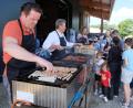 Bild: le
Bratwürstchen und Steaks mit Käsebrezen sind zur Mittagszeit heiß begehrt.