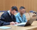 Bild: scm
Der Angeklagte folgt dem Prozessgeschehen regungslos neben seinem Rechtsanwalt Matthias Haberl.