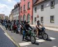 Bild: lum
130 Biker fuhren bei der Benefizfahrt der GFP Motorradfreunde durch Erbendorf.