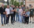 Bild: Ciara Spieß/exb
Die neue Führungsspitze der Kirwagemeinschaft Kürmreuth mit Marktrat Hans Martin Grötsch (links) und den beiden ehemaligen Vorsitzenden Michael Straub und Christian Pirkl.