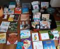 Bild: dob
Der Medienkoffer enthält eine Auswahl an Kinderbüchern und Fachbüchern, die einen fundierten Einstieg bieten in die inklusive und vielfältige pädagogische Praxis in Kindertageseinrichtungen.