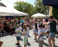 Bild: lep
Die Buben und Mädchen des Kinderhauses St. Elisabeth unterhalten die vielen Gäste mit einer kleinen Einlage.