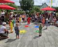 Bild: ric
Die Kindergartenkinder veranschaulichten mit Tänzen und Gesängen die Buntheit der Welt.