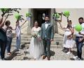 Bild: kro
Anna-Lena und Tobias Gradl wurden beim Verlassen der Großkonreuther Pfarrkirche von einem Ehrenspalier empfangen.