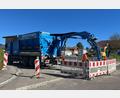 Bild:  Mit den Arbeiten ist die Firma Gehringer beauftragt. Ein Saugbagger für das Erdreich sorgt dafür, dass das Aufschneiden der Asphaltdecke auf das Nötigste begrenzt werden kann. Bild: Schlagenhaufer/exb
Gasleitung1