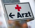 Bild: Tom Weller/dpa
Wo geht's hier bitte zum Arzt? Die bayerische Staatsregierung will die Quote für Landärzte erhöhen.