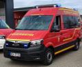 Bild: do
"Feier-Taufe". Der Doppelname des Fest-Mottos aus Anlass der Fahrzeugweihe des neuen Mehrzweckfahrzeuges der Speinsharter Feuerwehr lässt viele Interpretationen zu. Jedenfalls laden die Brandschützer zu einer zünftigen Sause ein.