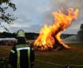 Archivbild: dob
Häufig sind Feuerwehren bei Johannisfeuern mit eingebunden, wie hier im vergangenen Jahr in Vohenstrauß.