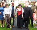 Bild: e
Hannelore und Ludwig Mayer (Fünfte und Sechster von links) feierten mit ihrer Familie und Bürgermeister Roland Strehl (Vierter von links) Goldene Hochzeit.