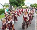 Bild: lg
Die Nunzenrieder Festmädchen und Festburschen gehören zur ersten Riege beim Festzug.