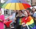 Bild: Hirsch
Die Teilnehmer am Christopher Street Day in Schwandorf sprechen sich für eine bunte, weltoffene Gesellschaft aus und forderten eine Gleichberechtigung auf allen gesellschaftlichen Ebenen.