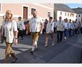 Bild: Rudi Gebert/exb
Sein 50-jähriges Bestehen feierte der Oberpfälzer Waldverein Beidl am vergangenen Wochenende. Hier im Bild der Jubelverein mit Vorsitzenden Martin König beim Kirchenzug.
