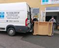 Bild: Werkhof-Team/exb
Das Außenteam des Werkhofs bringt (Möbel-)Spenden in das Sozialkaufhaus am Fluderweg".