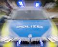 Symbolbild: Daniel Karmann/dpa/Symbolbild
Die Polizei Kemnath ermittelt weben einer Unfallflucht am Stadtplatz und sucht Zeugen.