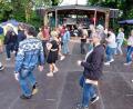 Bild: Kunz
Die Mountaineros und ihre Line-Dancer.