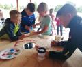 Archivbild: vsr
Auch in diesem Jahr können die Kinder beim Fotowandbemalen ihre Kreativität beweisen. Neben altbekannten Punkten wartet das Krummennaaber Ferienprogramm aber auch mit neuen Aktionen auf die Ferienkinder.