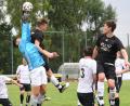 Archivbild: Gebert
Der FC Lorenzreuth (weiße Trikots, Szene aus einer Partie gegen den FC Tirschenreuth) hat sich aus der Kreisliga zurückgezogen.